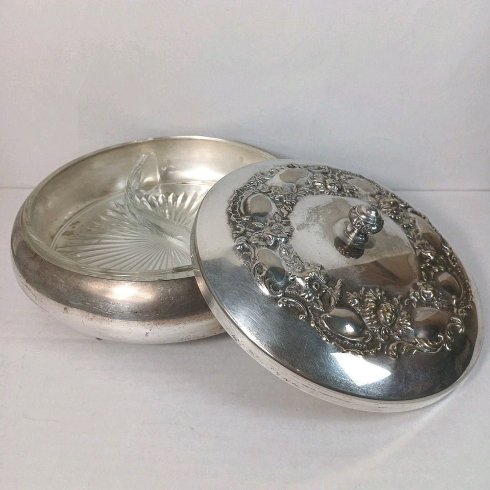 VTG Silver Plated Floral Repousse Candy Dish w/Divided Clear Glass Insert 7x4